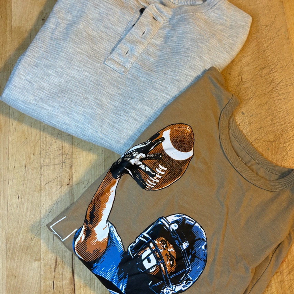 Lot of 2 long sleeve boy shirts sz medium children’s place and cat and jack